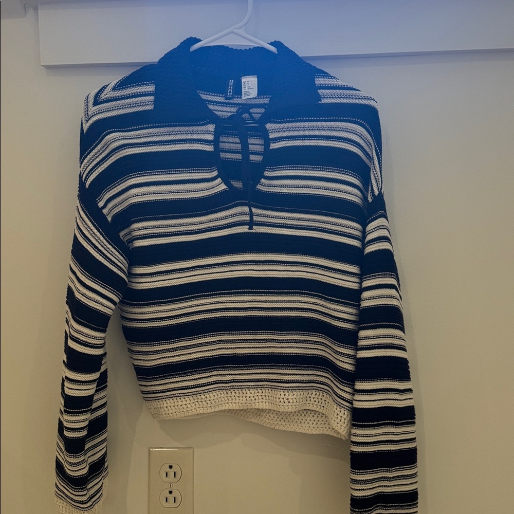 H&M Black and White Knit Top